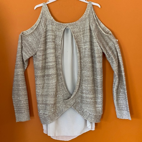 Jessica Simpson ladies cold shoulder sweater with sparkles in size small. - Picture 3 of 9